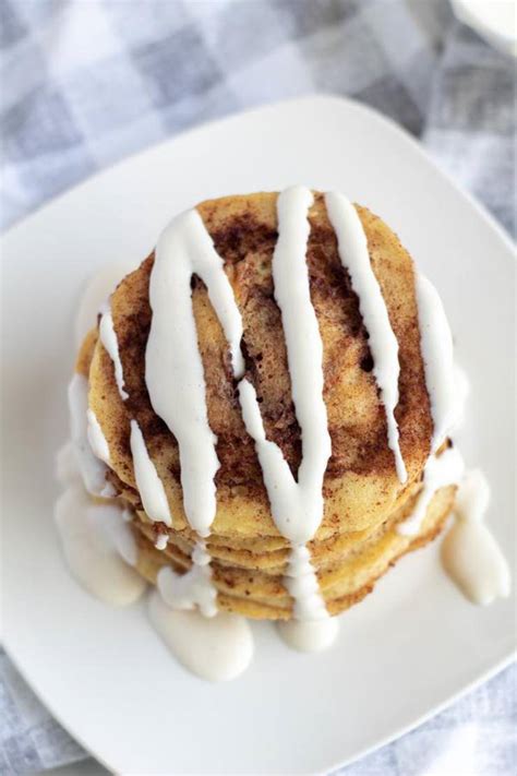 How many carbs are in cinnamon roll pancakes - calories, carbs, nutrition