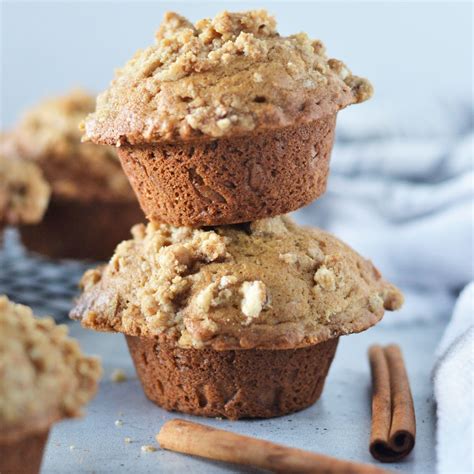 How many carbs are in cinnamon streusel muffin - calories, carbs, nutrition