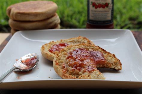 How many carbs are in cinnamon vanilla english muffin - calories, carbs, nutrition