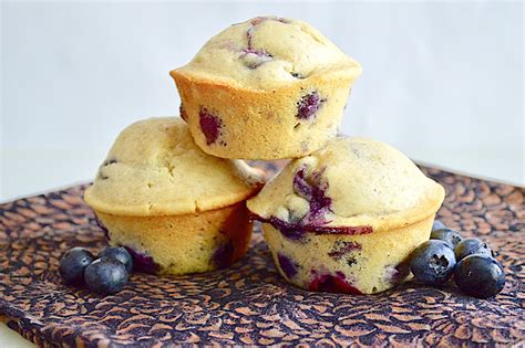 How many carbs are in classic blueberry muffin - calories, carbs, nutrition