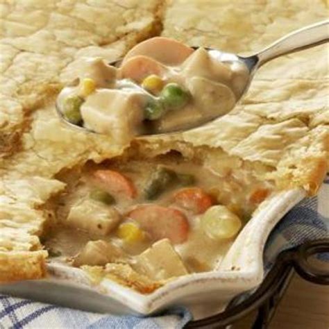 How many carbs are in classic chicken pot pie - calories, carbs, nutrition