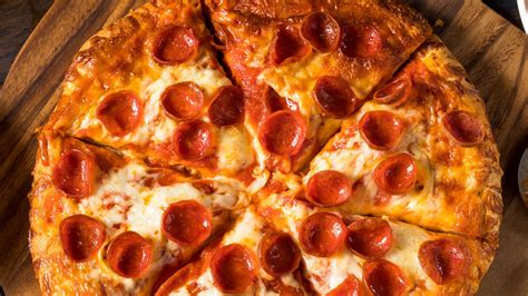 How many carbs are in classic pepperoni - calories, carbs, nutrition