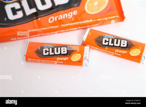 How many carbs are in club biscuit (orange) - calories, carbs, nutrition