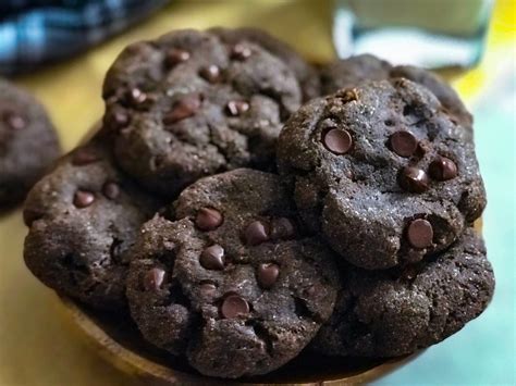 How many carbs are in cookie, double chocolate (bostwick) - calories, carbs, nutrition