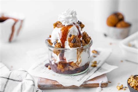 How many carbs are in cookie dough sundae - calories, carbs, nutrition