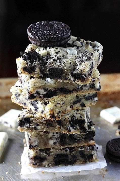 How many carbs are in cookies and cream blondie - calories, carbs, nutrition