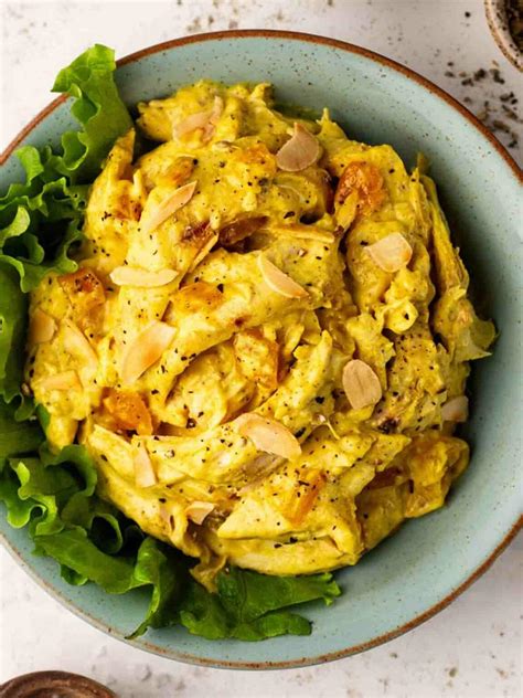 How many carbs are in coronation chicken, baby spinach and mixed onions on rosemary bread - calories, carbs, nutrition