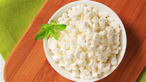 How many carbs are in cottage cheese small curd - calories, carbs, nutrition