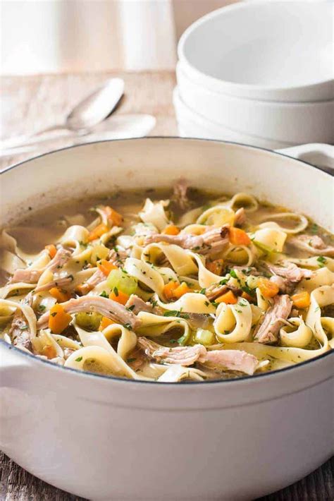 How many carbs are in country vegetable chicken noodle soup - calories, carbs, nutrition