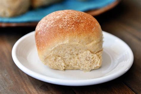 How many carbs are in country wheat dinner roll - calories, carbs, nutrition