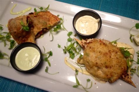 How many carbs are in crab empanada with remoulade - calories, carbs, nutrition