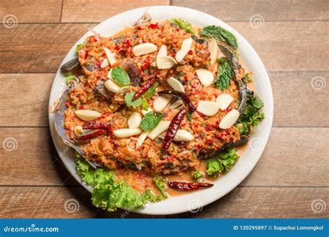 How many carbs are in crab salad with lemon grass mint - calories, carbs, nutrition