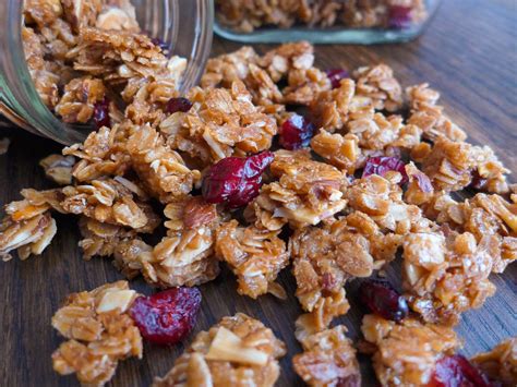 How many carbs are in cranberry almond crunch granola - calories, carbs, nutrition