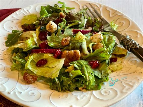 How many carbs are in cranberry walnut salad - calories, carbs, nutrition