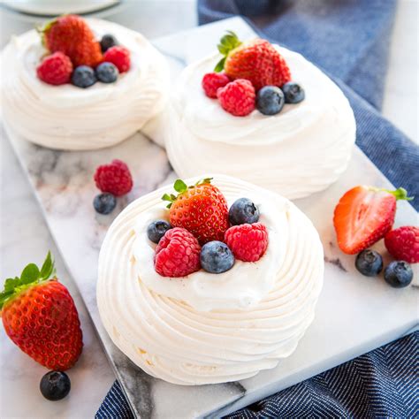 How many carbs are in cream meringues - calories, carbs, nutrition