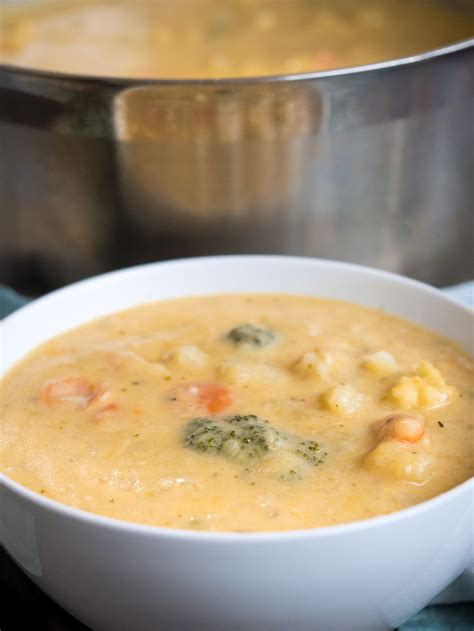 How many carbs are in cream of vegetable chowder soup 12 oz - calories, carbs, nutrition