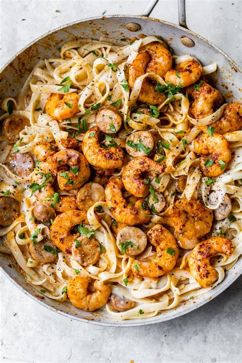 How many carbs are in creamy cajun shrimp fettuccine - calories, carbs, nutrition