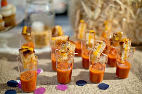 How many carbs are in creamy tomato basil soup shooters - calories, carbs, nutrition