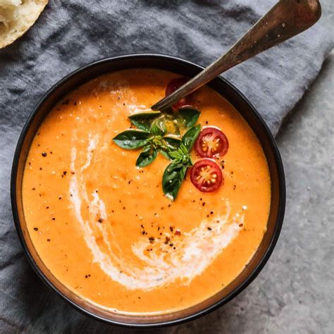 How many carbs are in creamy tomato bisque 12 oz - calories, carbs, nutrition