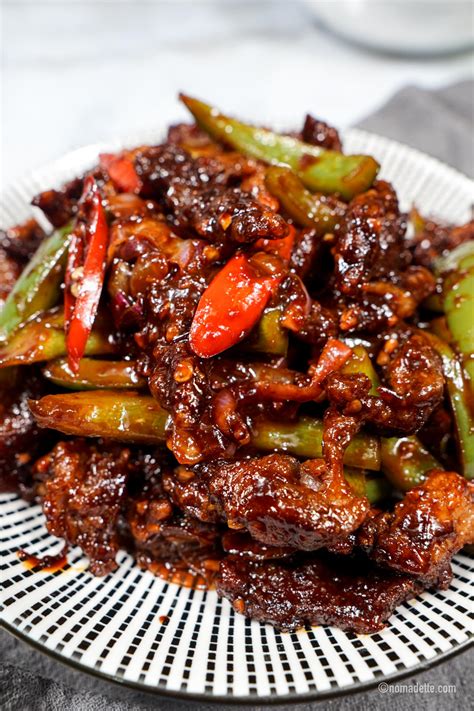 How many carbs are in crispy chilli beef - calories, carbs, nutrition