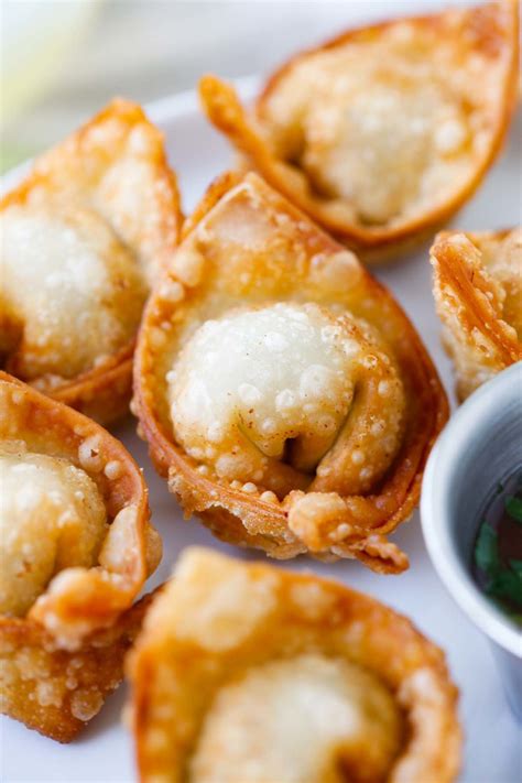 How many carbs are in crispy fried wontons w/ toasted coconut - calories, carbs, nutrition