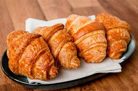 How many carbs are in croissant butter fully baked 3 oz - calories, carbs, nutrition