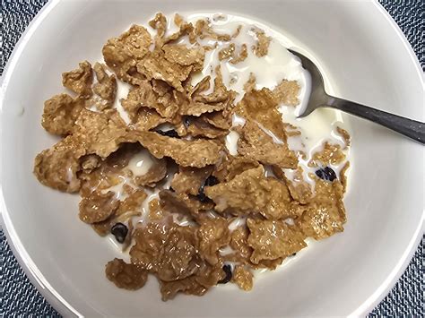 How many carbs are in crunchy bran & raisin cereal - calories, carbs, nutrition