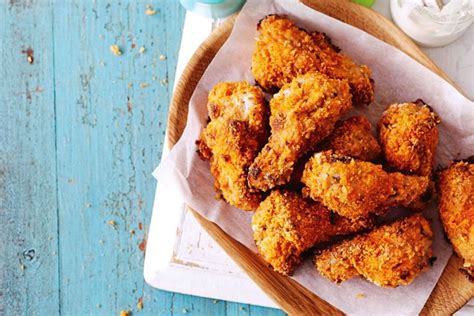 How many carbs are in crunchy crumbed buttermilk wings (ten) - calories, carbs, nutrition