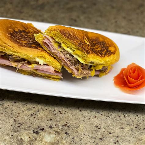 How many carbs are in cuban midnight sandwich - calories, carbs, nutrition