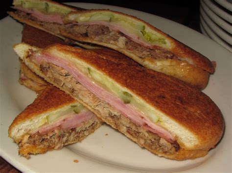 How many carbs are in cuban sandwich - calories, carbs, nutrition