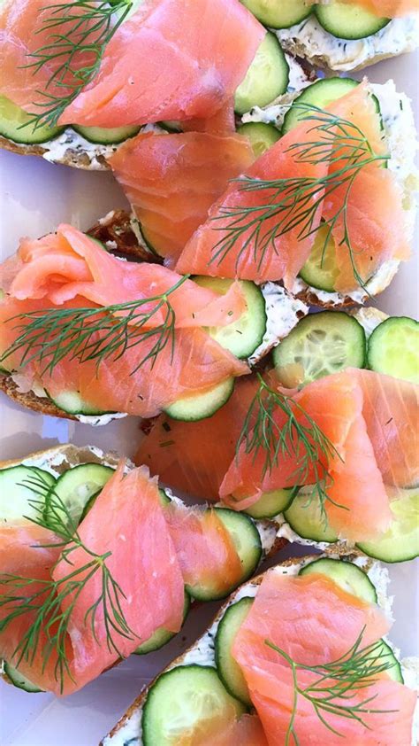 How many carbs are in cucumber dill and smoked salmon stacked crostinis - calories, carbs, nutrition