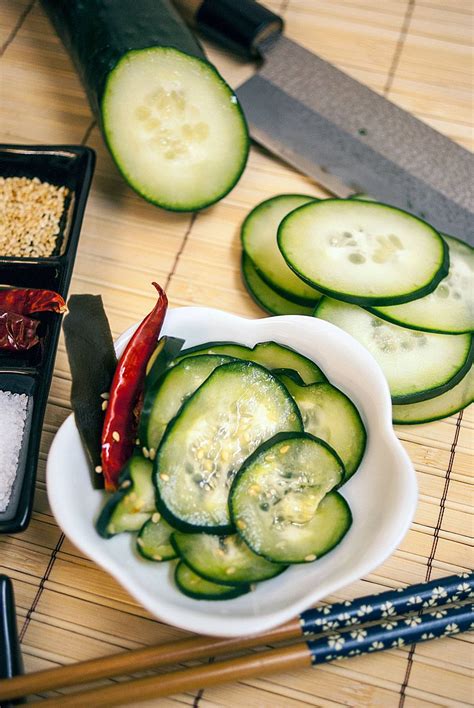 How many carbs are in cucumber pickled asian 1/4 cup - calories, carbs, nutrition