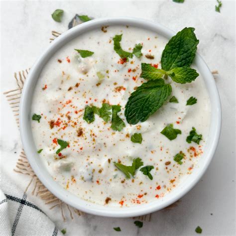 How many carbs are in cucumber raita (yogurt salad) - calories, carbs, nutrition