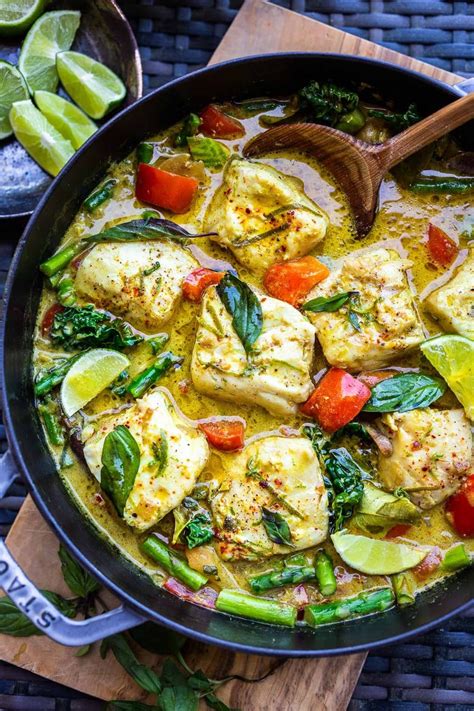 How many carbs are in curried fish with sauce - calories, carbs, nutrition