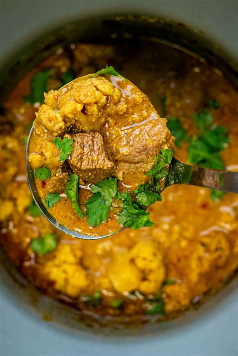 How many carbs are in curried lamb - calories, carbs, nutrition