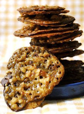 How many carbs are in dark chocolate almond cookies - calories, carbs, nutrition