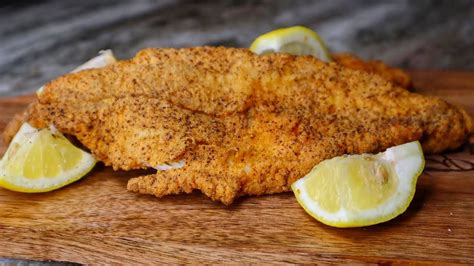 How many carbs are in deep fried catfish strips - calories, carbs, nutrition