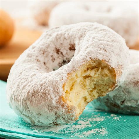 How many carbs are in donut cake with powdered sugar 1 ea - calories, carbs, nutrition