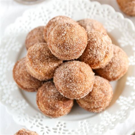 How many carbs are in donut holes, cinnamon sugar (bostwick) - calories, carbs, nutrition