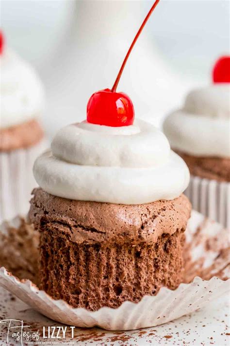 How many carbs are in double chocolate angel food cupcakes - calories, carbs, nutrition