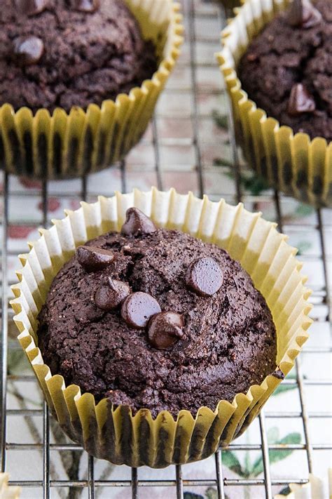 How many carbs are in double chocolate chip muffin - calories, carbs, nutrition