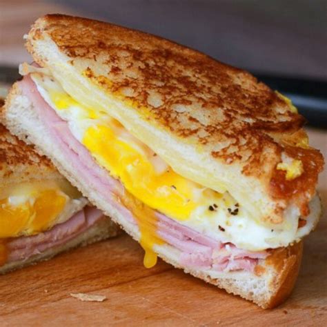 How many carbs are in egg, ham and cheese sandwich - calories, carbs, nutrition