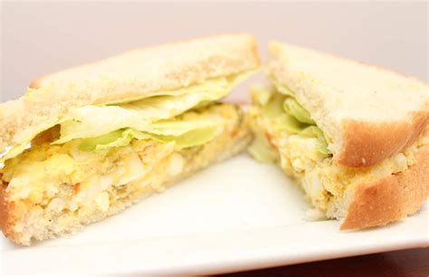 How many carbs are in egg olive sandwich (low sodium) - calories, carbs, nutrition