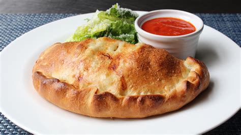 How many carbs are in el diavolo calzone - calories, carbs, nutrition