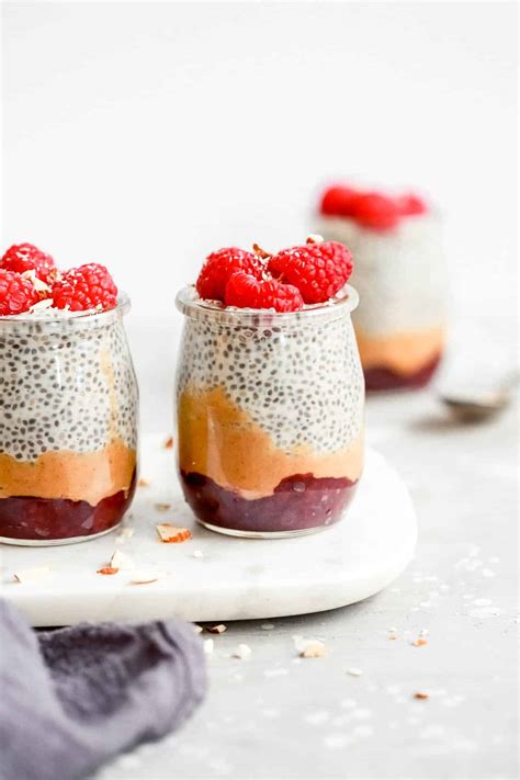 How many carbs are in elements - chai blackberry chia pudding parfait - calories, carbs, nutrition