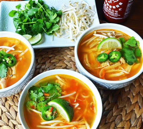 How many carbs are in elements broths - pho chicken broth - calories, carbs, nutrition