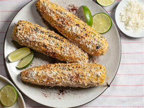 How many carbs are in elotes (street style grilled corn) - calories, carbs, nutrition