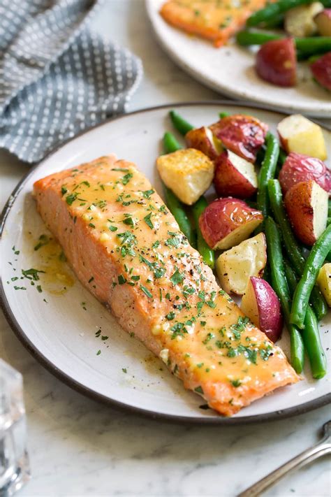 How many carbs are in fire roasted salmon w/ mustard & tarragon - calories, carbs, nutrition