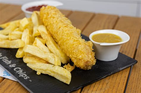 How many carbs are in fish and chip shop-battered sausage - calories, carbs, nutrition