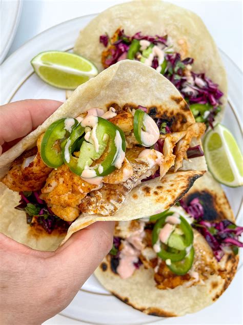 How many carbs are in fish tacos with cilantro slaw (10668.1) - calories, carbs, nutrition